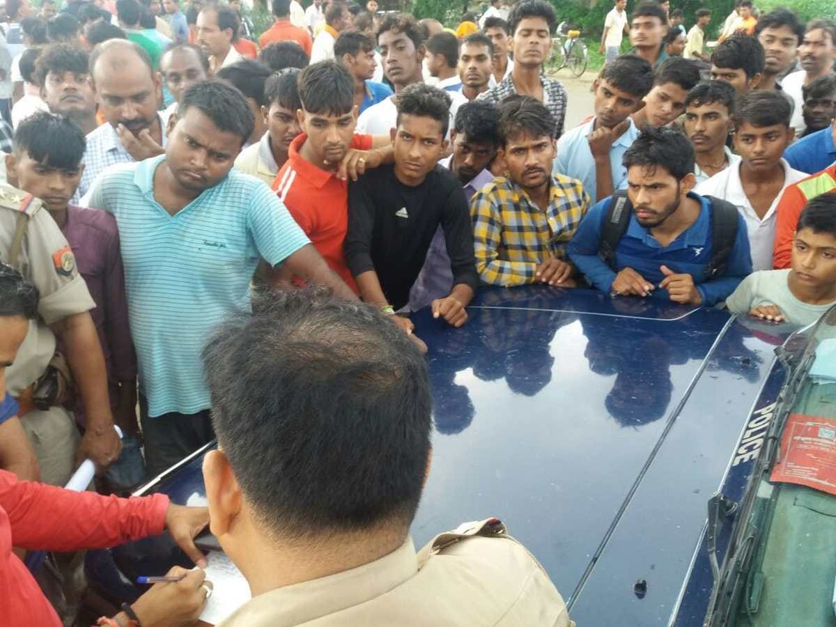 over speed scarpio hit auto at varanasi one killed