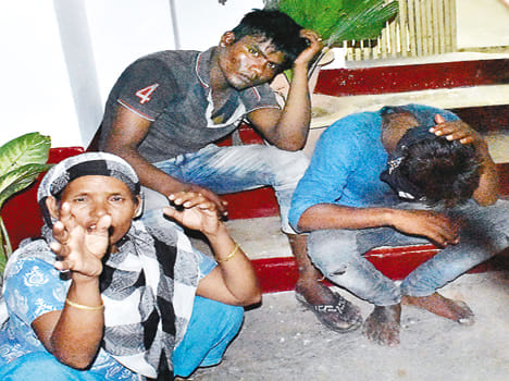 Firing, stone throwing in Ghosiyana locality of the city