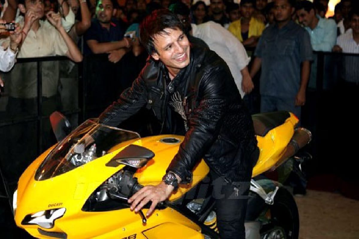 bollywod stars use these bikes