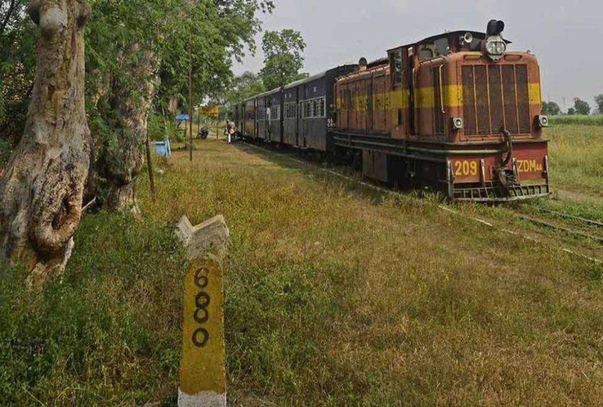 Railway track still under british government in Maharashtra