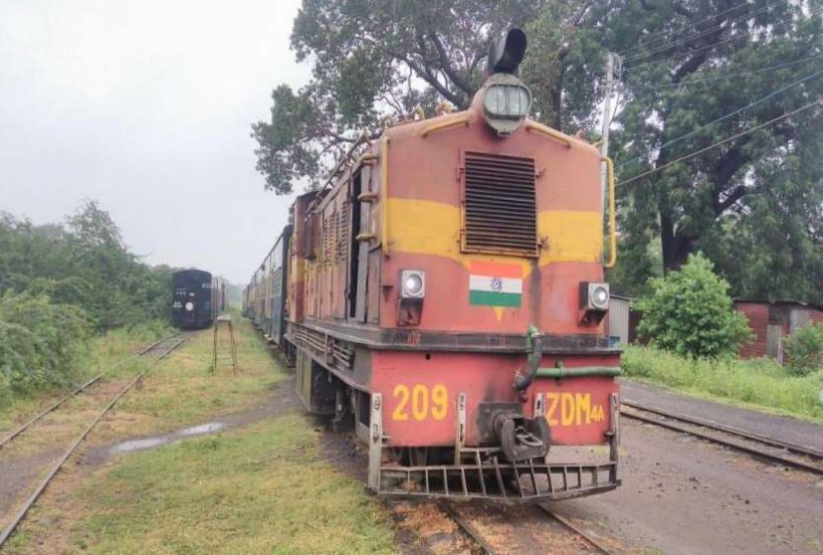 Railway track still under british government in Maharashtra