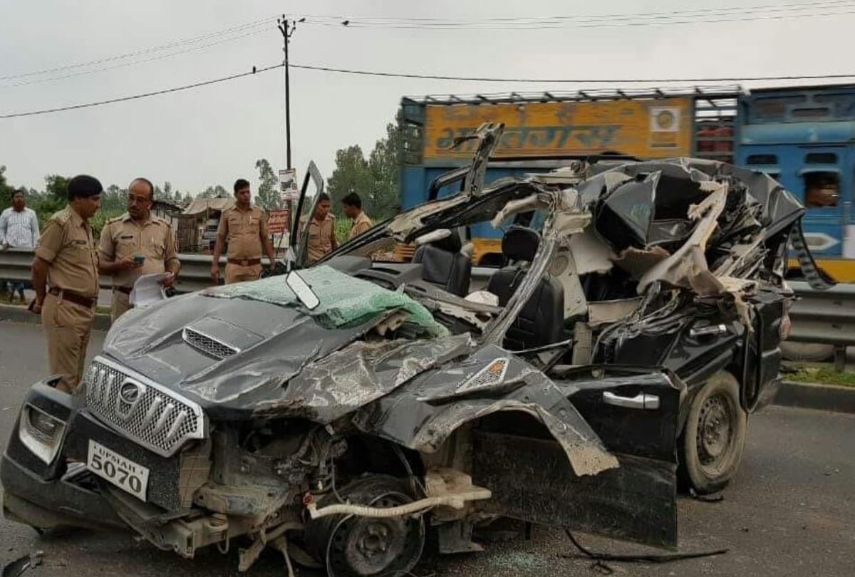 SUV tyre burst on faizabad-lucknow highway, two dead