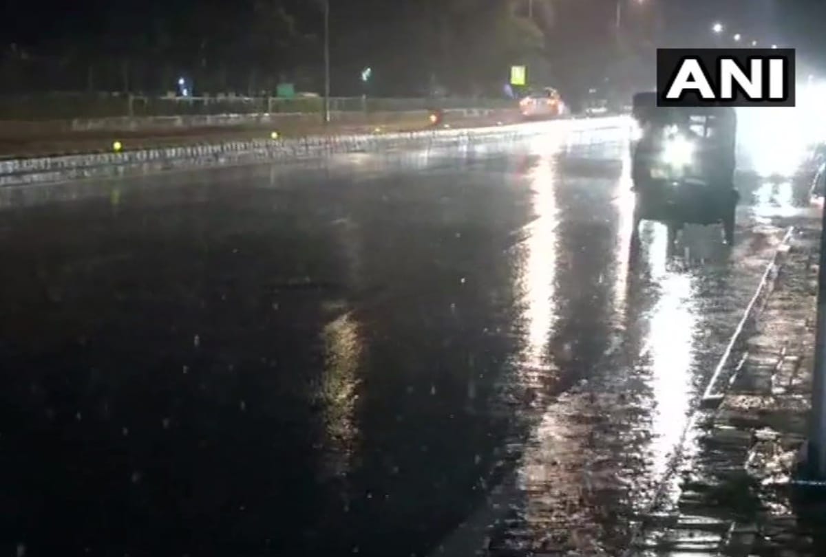 Heavy rain with wind in Delhi ncr