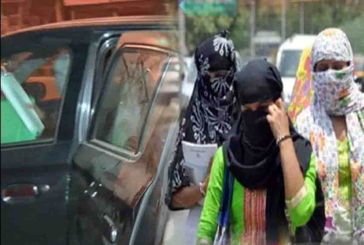 three teachers sought Lift by car and Suspended