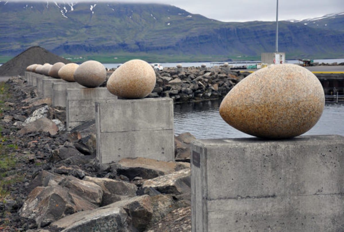 know about these egg sculptures that represent the native birds of eastern Iceland