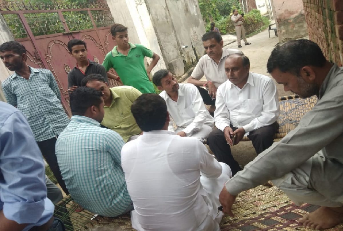 Tension in area of BJP legislator Sangeet Som, and deployed police force in village of Rardhana