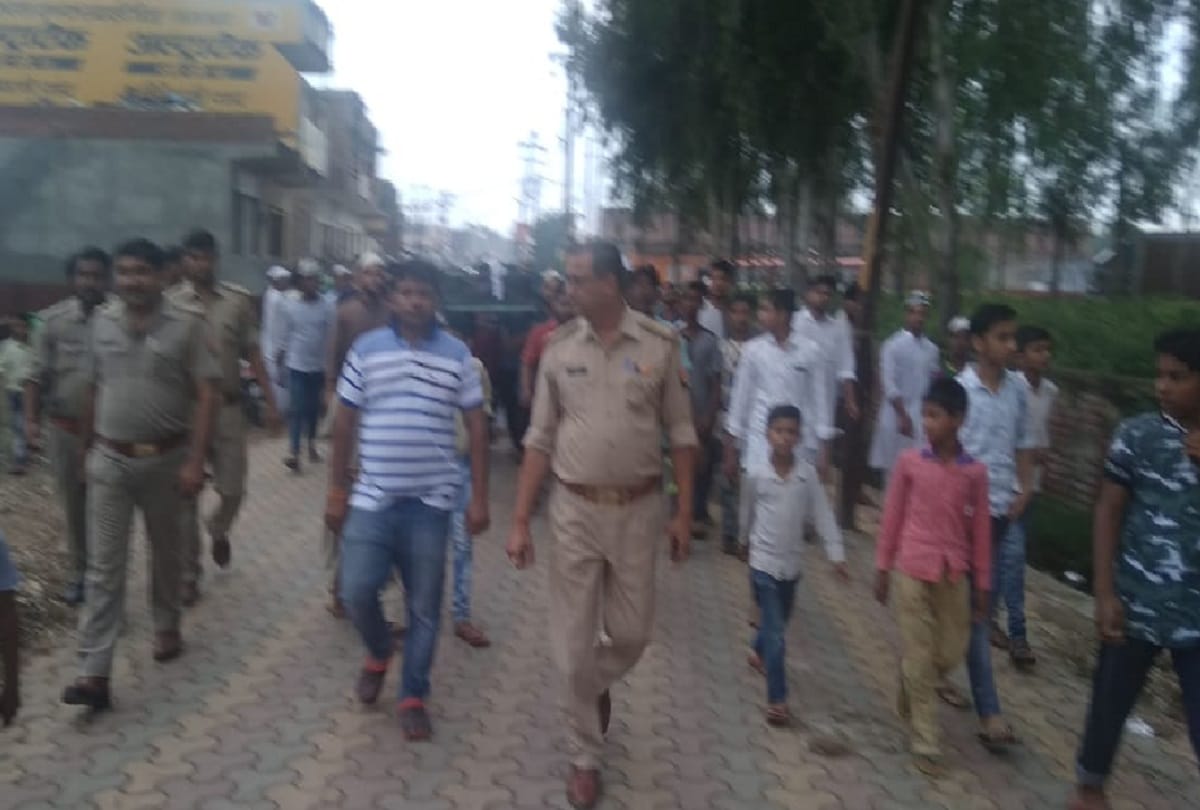Tension in area of BJP legislator Sangeet Som, and deployed police force in village of Rardhana