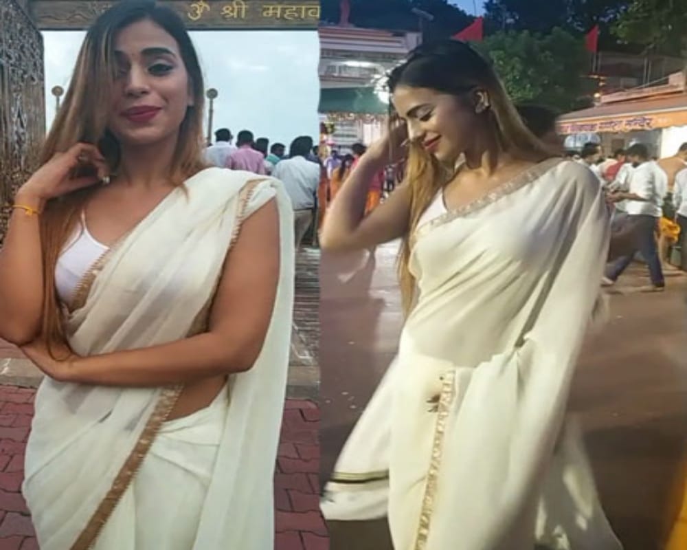 Model dancing on bollywood in Ujjain Mahakalal Temple
