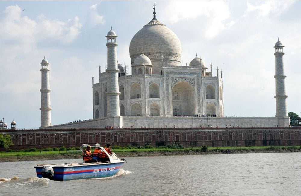 Supreme Court extends UP Govt deadline to submit vision document on protection of Taj Mahal