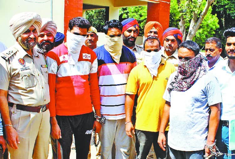 Boy Robbed 38 Lakh Canara Bank for Best Friend Entry as Hero in Bollywood