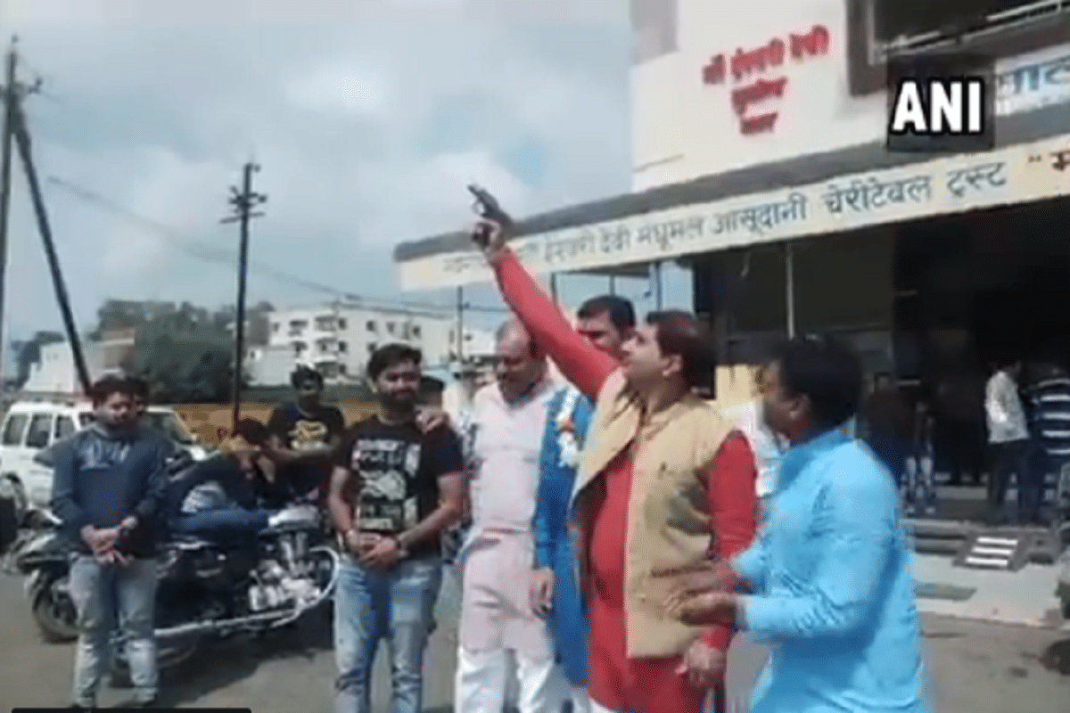 Harsh firing of two leaders of BJYM on birthday, viral on social media