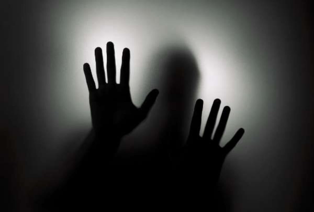 Teacher told a engineering student is her ancestral husband
