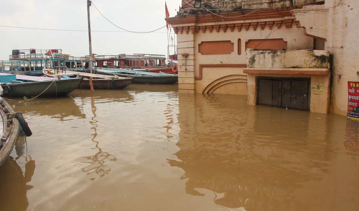 Varanasi ganga water level increase very fast
