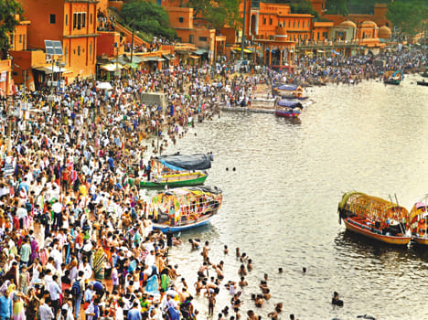 Millions of pilgrims dip in Mandakini