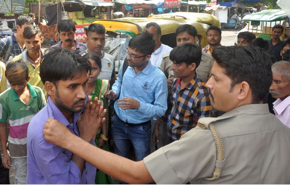 The drunken man tampered with the woman, Fiercely beaten and sent to jail