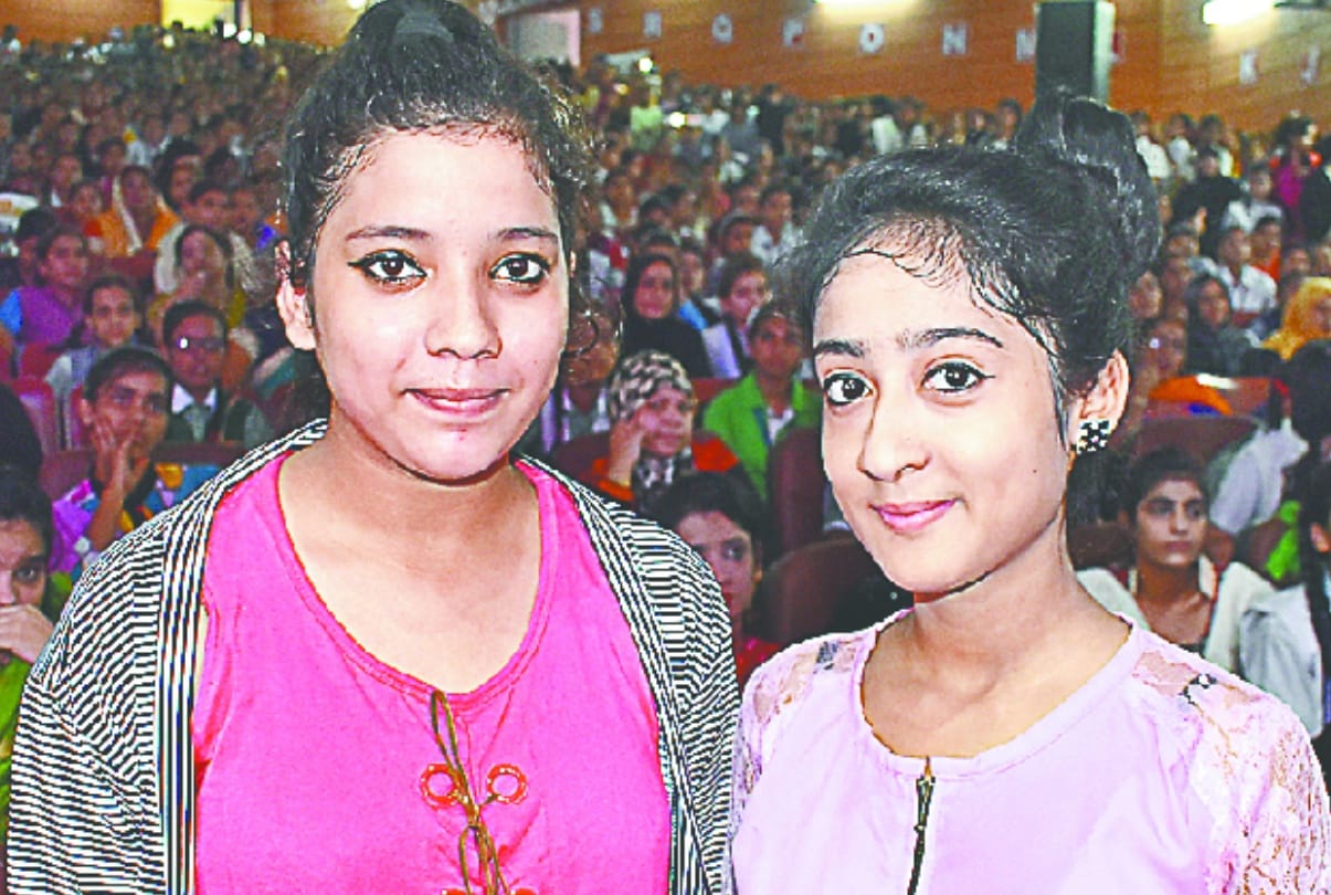 daughters resolved every problem about periods with whisper choice and amar ujala