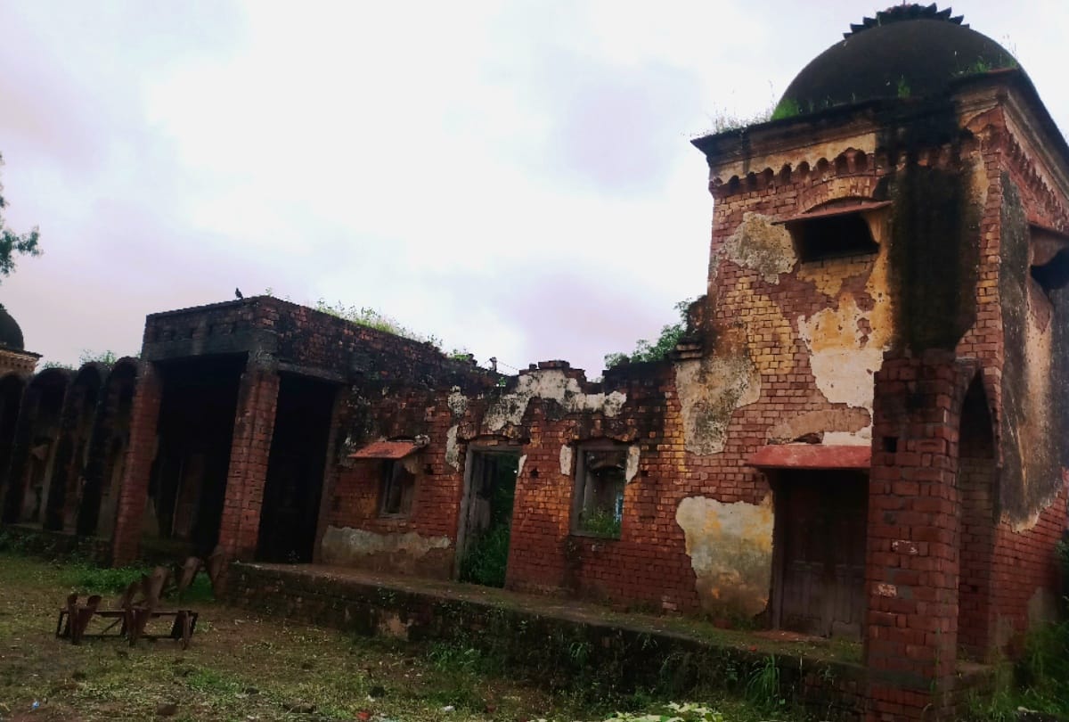 British collector had built this tomb in Muzaffarnagar nobody returns empty hand from this place