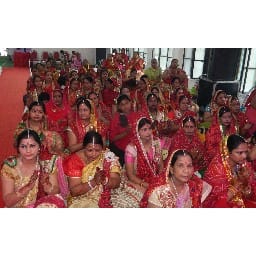दादी के दरबार में भक्ति गीतों पर झमे श्रोता