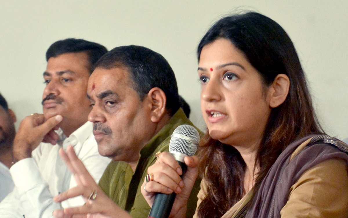 congress spokesperson asks 9 questions to pm modi for navratri