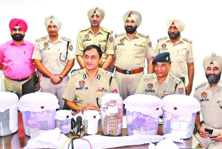 Boy Robbed 38 Lakh Canara Bank for Best Friend Entry as Hero in Bollywood