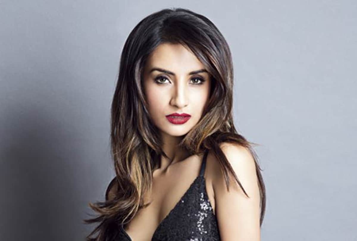Rajkummar Rao Girlfriend Patralekha in Film Arrange Marriage