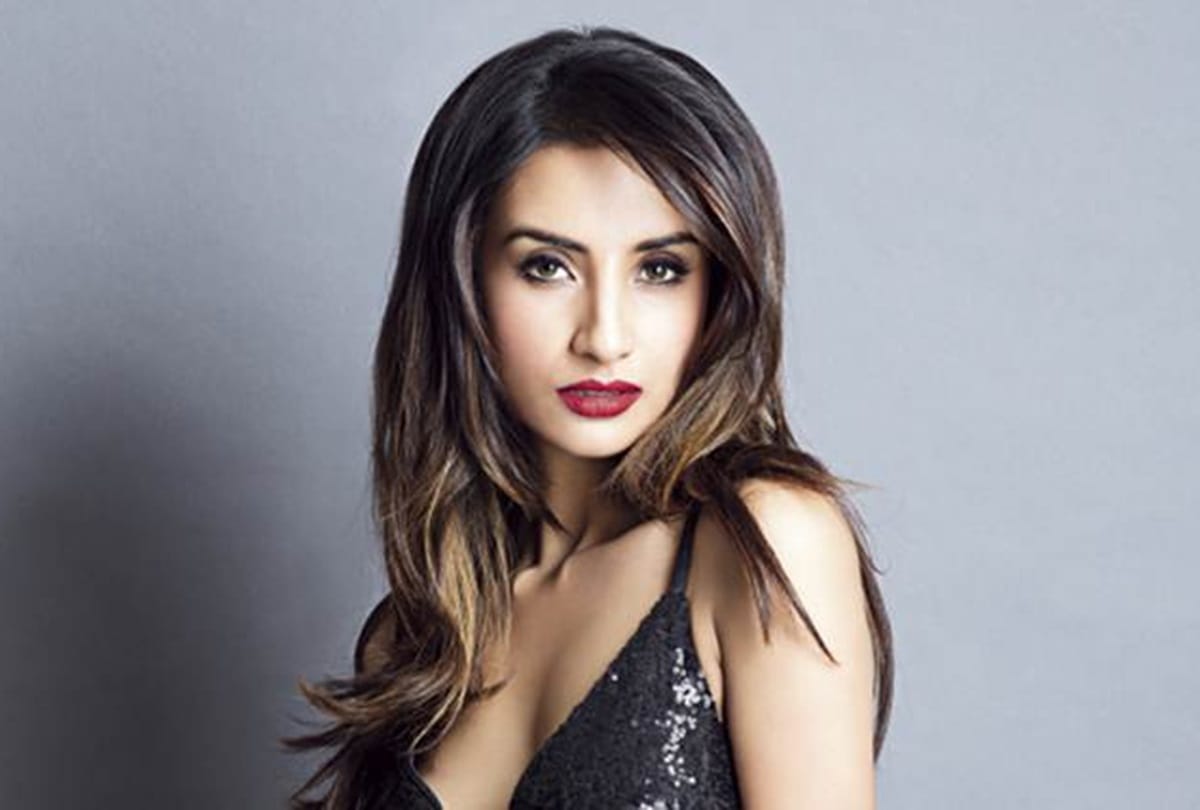 Rajkummar Rao Girlfriend Patralekha in Film Arrange Marriage