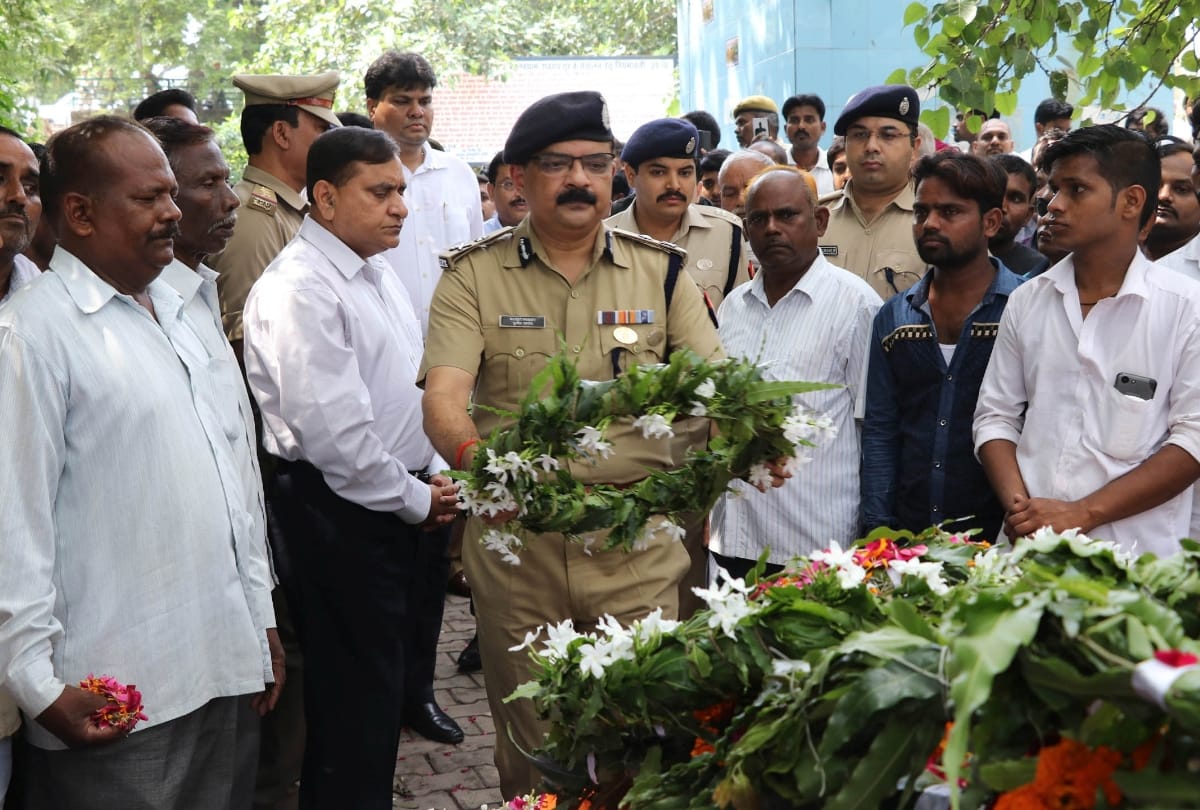 ips surendra Funeral in lucknow