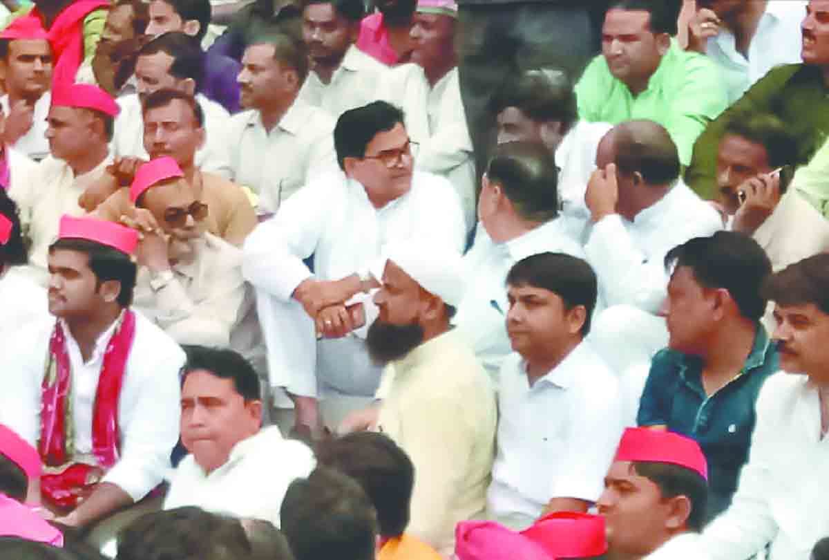 ram gopal yadav targets pm modi