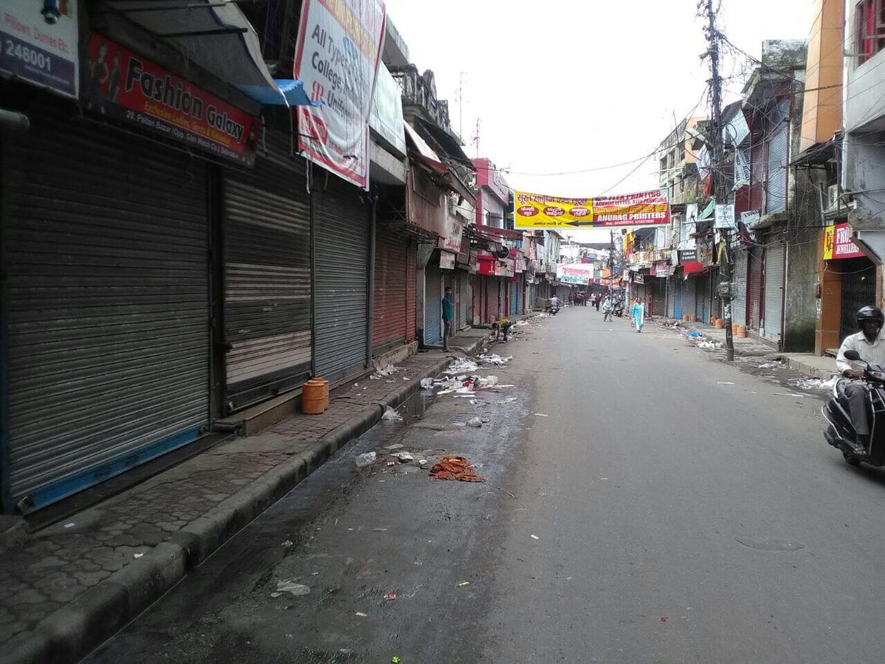 लूट के विरोध में बंद रहे प्रेमनगर के बाजार