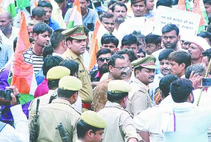 Congress protested against hike in petrol and diesel prices