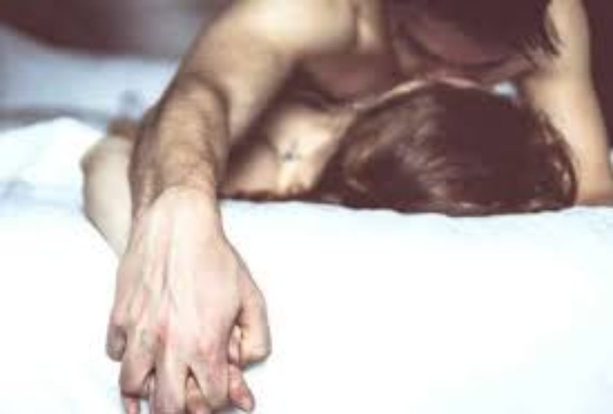 Man tried to rape a woman in the presence of her husband in chhattisgarh