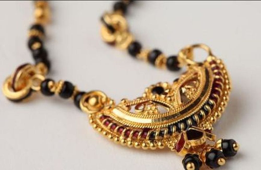 RPF found woman passenger mangalsutra in punjab mail