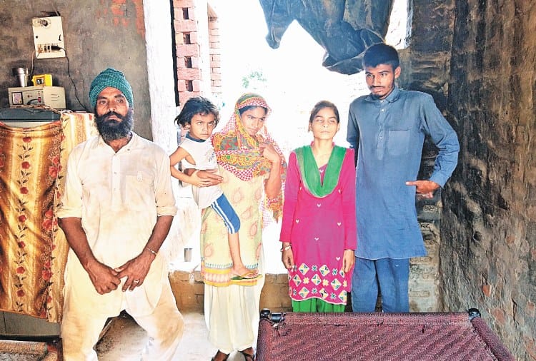 Weird Stories, Family of Blind People in Bernala of Punjab