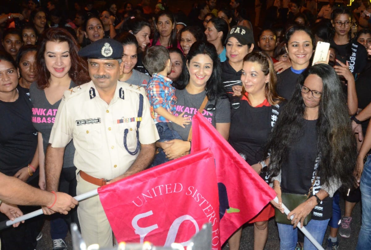 delhi police organise fearless run on delhi roads at midnight hundreds of girls participate photos