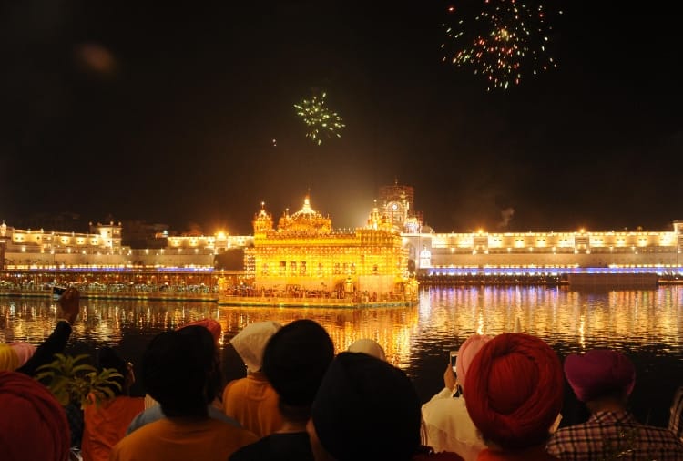 Shri Guru Granth Sahib First Prakash Parv Celebration in Golden Temple Amritsar