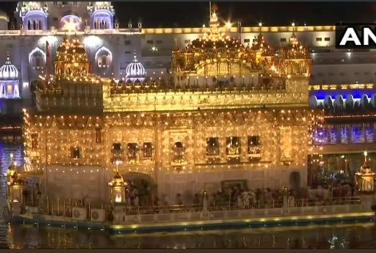 Shri Guru Granth Sahib First Prakash Parv Celebration in Golden Temple Amritsar