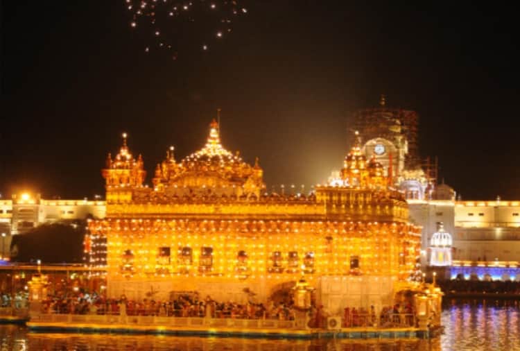 Shri Guru Granth Sahib First Prakash Parv Celebration in Golden Temple Amritsar