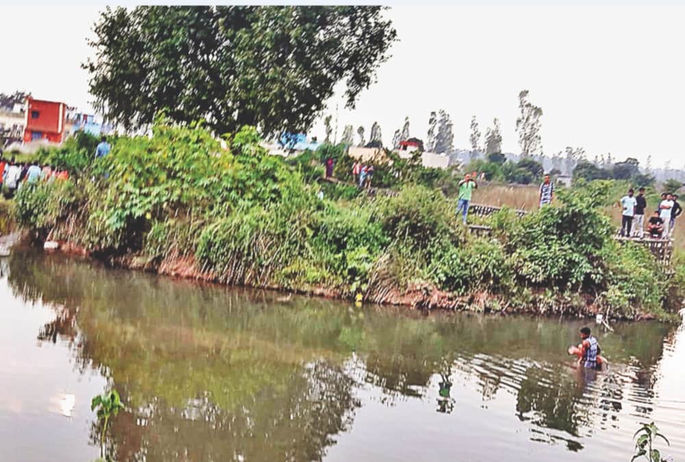 Missing students Dead body found in sewer rishikesh
