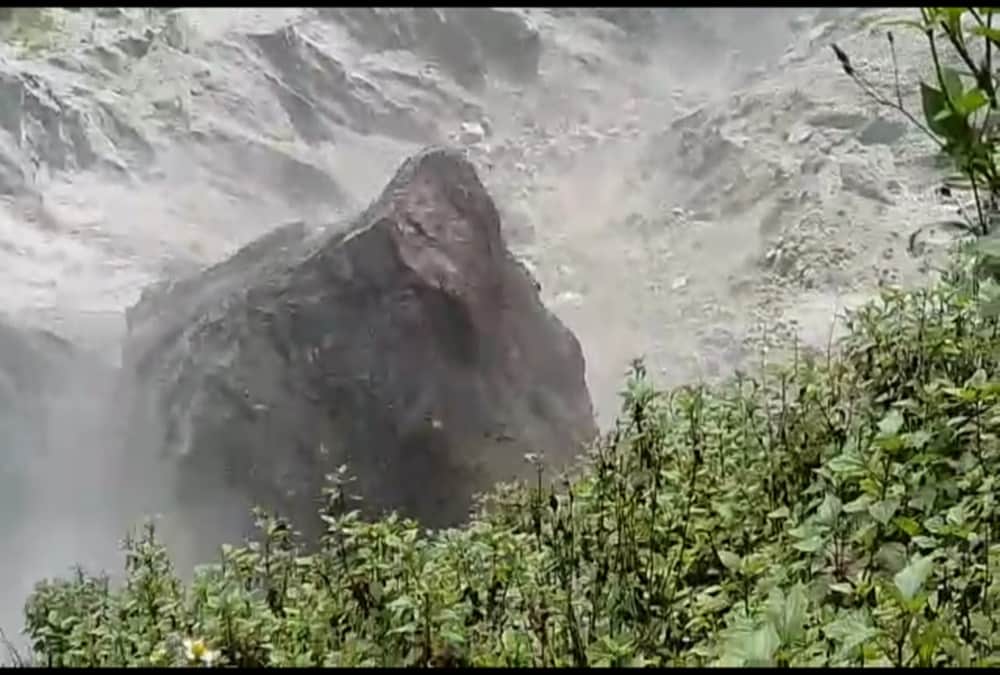 Big Rock Collapse during Landslide in nainital hotel area