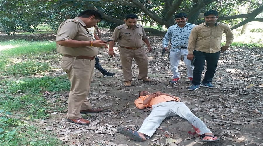 Encounter in UP, and Police shot two accused