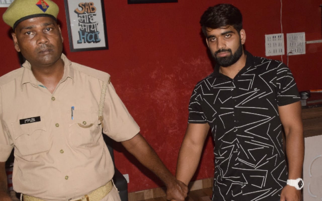 police raids on a hukka bar running under the coffee shop in meerut