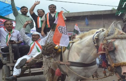 congress, samajwadi party protest against inflation in etah
