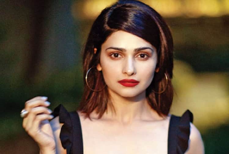 Birthday special Ek Villain creative team asked Prachi Desai to pad up her breasts