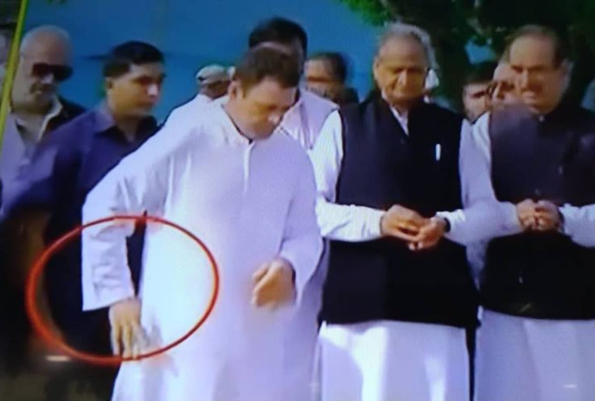 bharat bandh rahul gandhi offers ganga jal stone of kailash mansarovar to gandhi samadhi at rajghat