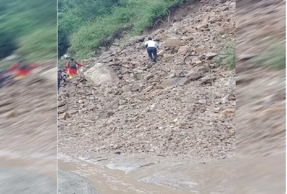 Landslide on uttarkashi ghansali kedarnath road Block