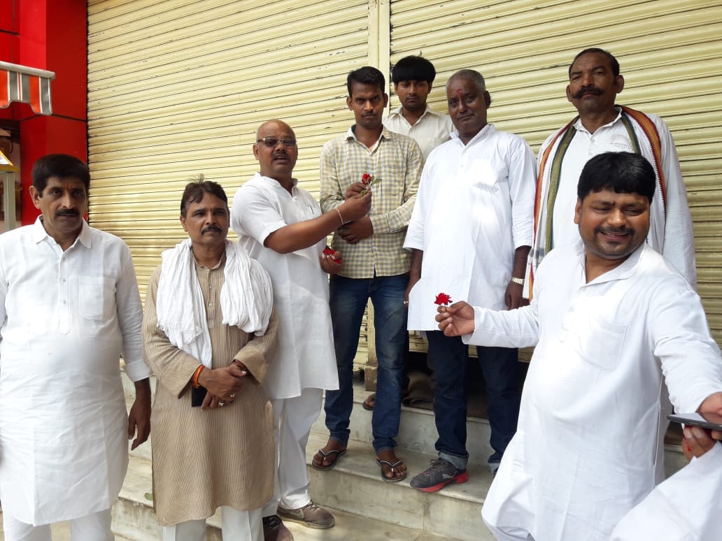 see the photos of Bharat band by congress in purvanchal