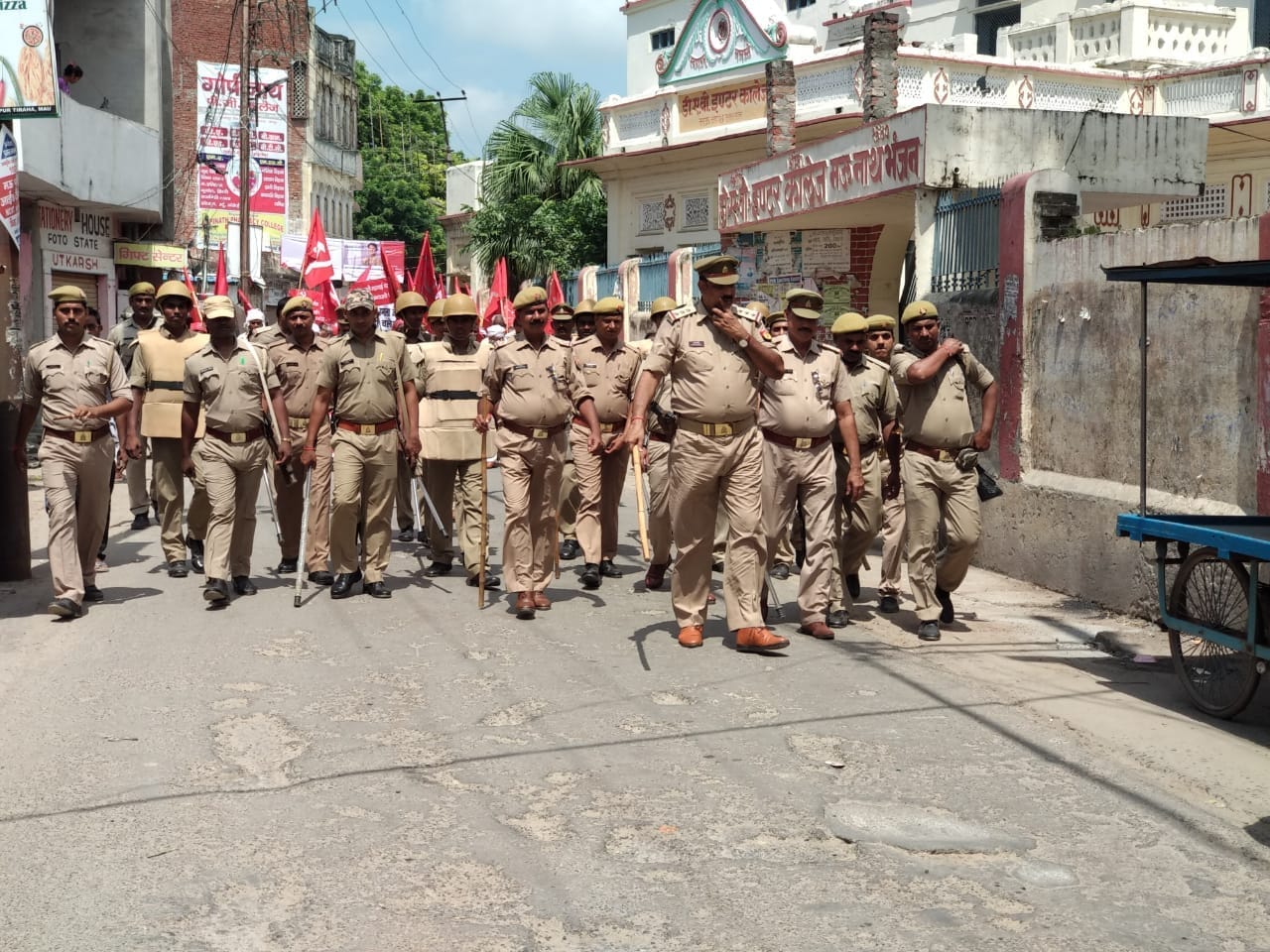 see the photos of Bharat band by congress in purvanchal