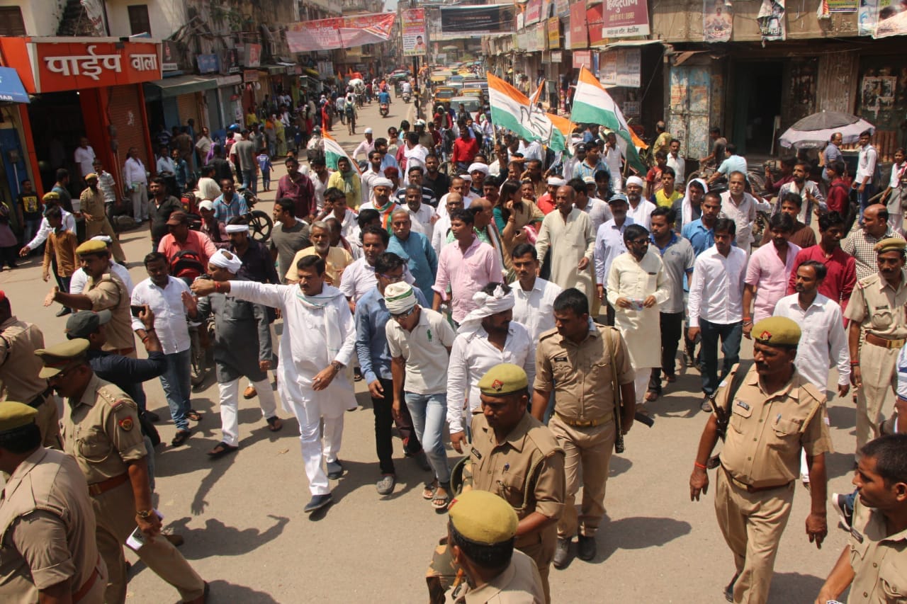 see the photos of Congress Bharat Band in Pm modi constituency