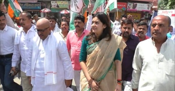 see the photos of Congress Bharat Band in Pm modi constituency