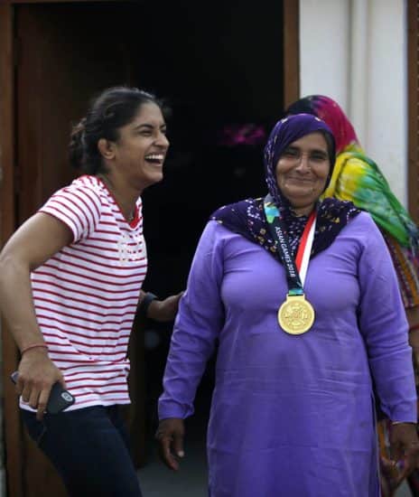 Asian Games 2018 Gold Medalist Wrestler Vinesh Phogat Photos Viral in Desi Look